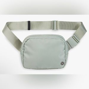 NWOT Gaiam waist pack!